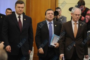 ​Янукович обсудил с Ромпеем и Баррозу состояние отношений Украины и ЕС