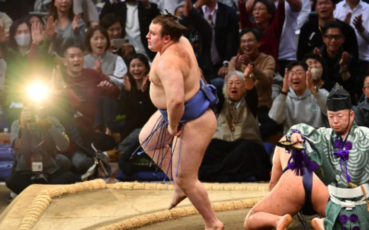Український сумоїст Явгусишин переміг на турнірі Kyushu Basho-2025 і став володарем Кубка Імператора