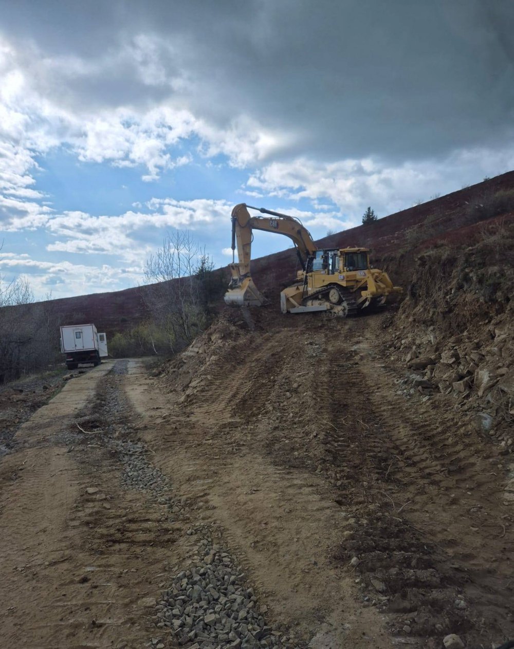 Будівельні роботи на полонині Руна.