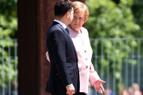 Зеленский и Меркель провели 4-й за последние месяцы телефонный разговор (обновлено)