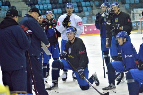 В украинском хоккее очередной скандал: "Донбасс" отозвал семерых хоккеистов из сборной Украины