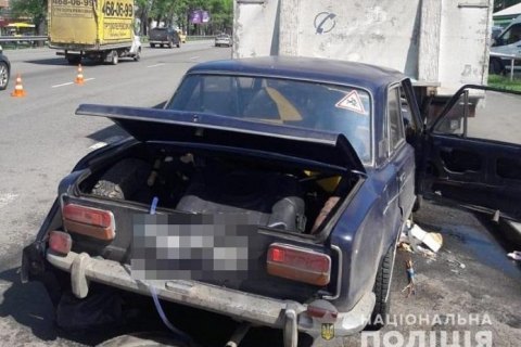 Двое военных погибли в ДТП с припаркованным грузовиком в Киеве