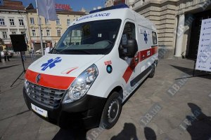 Винницкие медики получили 51 автомобиль скорой помощи