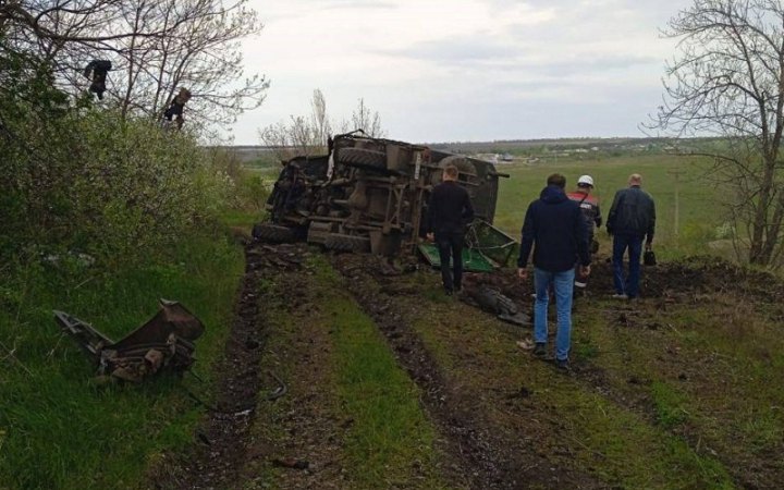 Автомобіль з працівниками "Харківобленерго" підірвався на російській міні, загинув водій