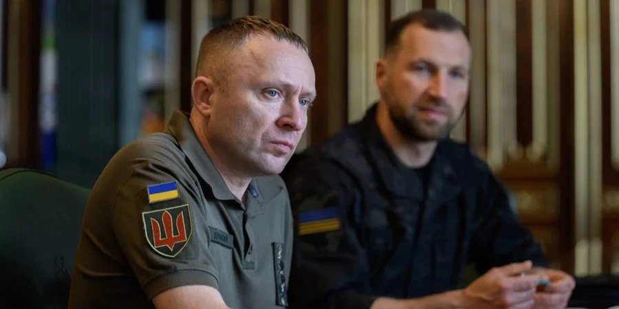 Головнокомандувач ЗСУ Михайло Драпатий під час зустрічі президентом