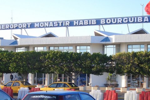 Несколько сотен украинских туристов застряли в тунисском аэропорту