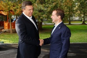 ​Янукович обсудит с Медведевым вопрос о статусе русского языка в Украине