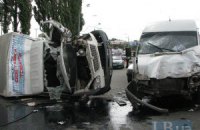 В Киеве масштабное ДТП - столкнулись четыре автомобиля