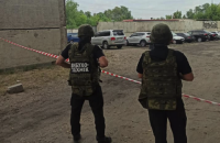 На Луганщині під службовим авто СБУ виявили саморобну бомбу, - поліція