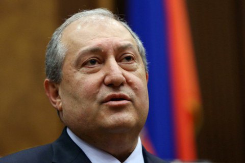 В Армении вступил в должность новый президент Армен Саркисян