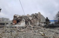 В Житомире враг ударил по школе, половина здания фактически разрушена – городской голова