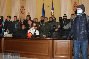 Оппозиция отправились к Главку милиции, опасаясь штурма КГГА
