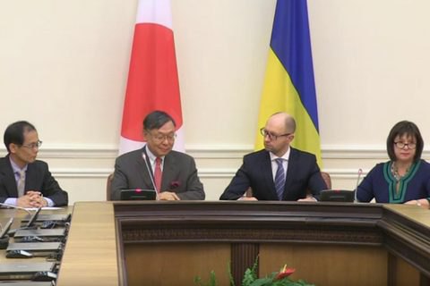 Япония выделила Украине $300 млн 
