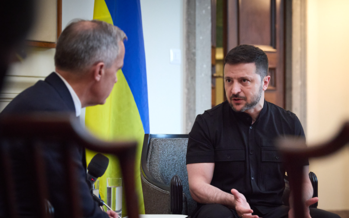 Зеленський обговорив із прем’єром Канади зміцнення ППО і спільне виробництво дронів