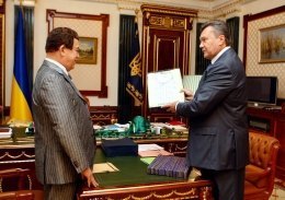 Янукович пишається відомим земляком Кобзоном