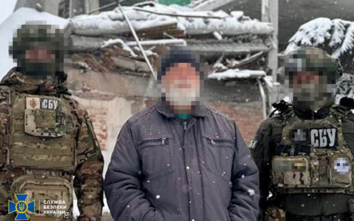 У Слов’янську затримали 68-річного чоловіка за підозрою у коригуванні ударів ворога