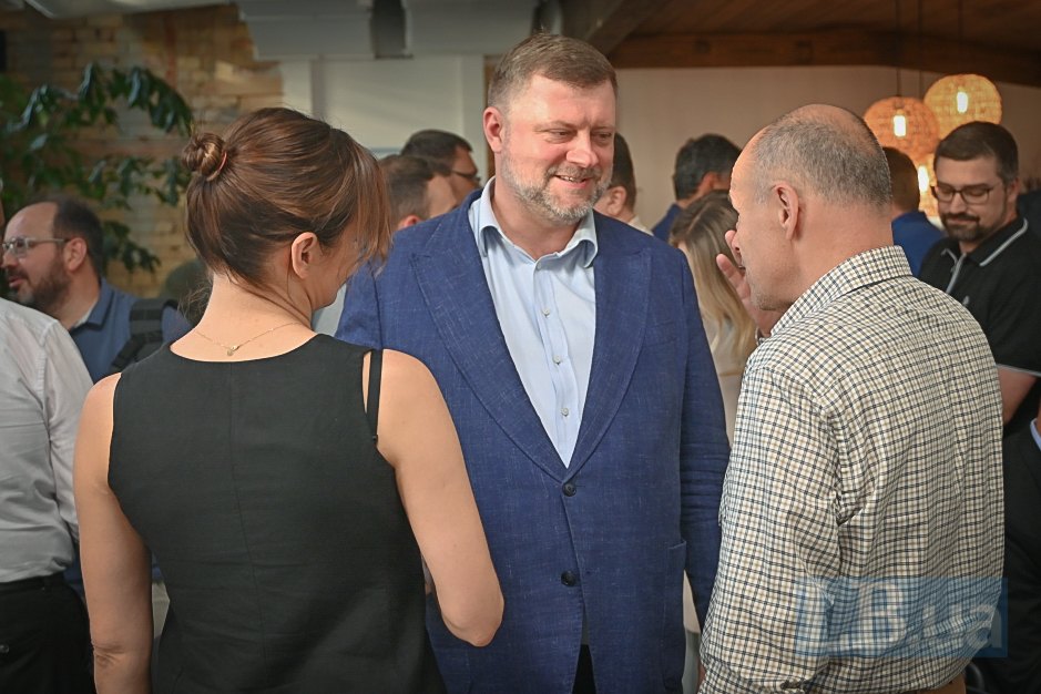 Oleksandr Korniyenko and Mykhaylo Radutskyy (right)