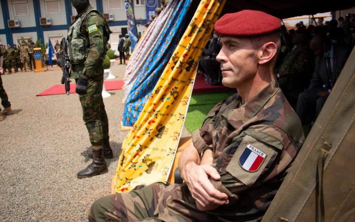 У Франції новий начальник розвідки замість того, який не вважав імовірним вторгнення Росії в Україну