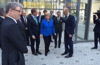 Яценюк и Меркель открыли украино-немецкий бизнес-форум в Берлине