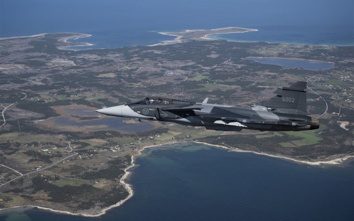 Тривають обговорення щодо передачі Україні винищувачів Gripen, – міністр оборони Швеції