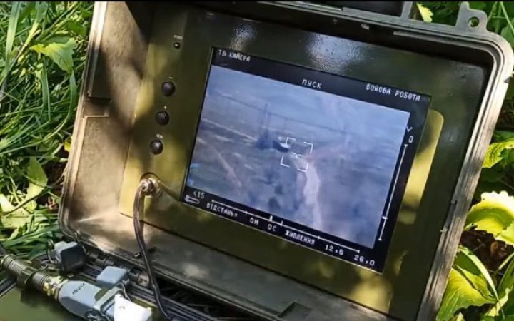 Десантники показали відео знищення російських танків