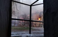Росіяни продовжують руйнувати житлові будинки на Луганщині