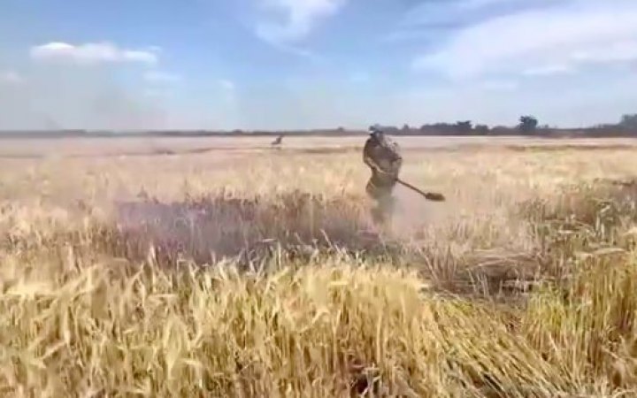 Росія обстрілює українські поля запальними снарядами, - Єрмак