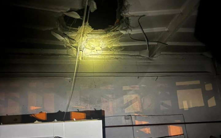 Росіяни дронами атакували порт на Одещині, пошкоджений продуктовий склад