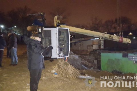 В результаті падіння крана на будмайданчику в Одесі загинув робітник