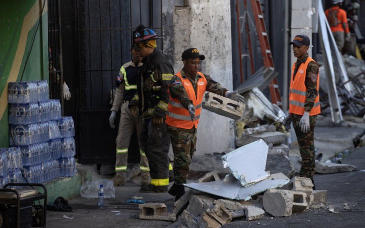У Домініканській Республіці обвалився дах нічного клубу, понад 20 людей загинули