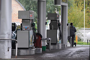 ​Правительство вновь повысило предельные цены на бензин и дизель