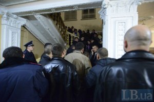 В Николаевской области "Беркут" украл победу у оппозиционера 