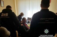 ​В Житомире мужчина за 5 тыс. гривен пытался подкупить начальника отдела патрульной полиции 