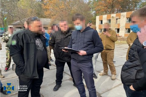 Чиновників Київської муніципальної охорони викрили на корупції під час закупівлі спецодягу