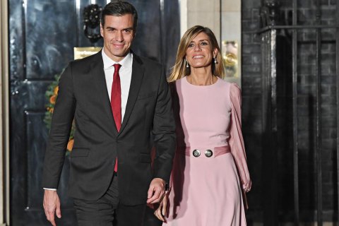 У дружини прем'єр-міністра Іспанії виявили коронавірус