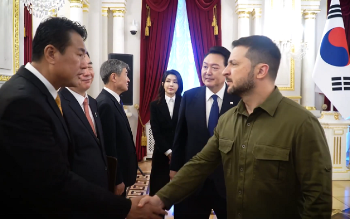 Зеленський зустрівся із президентом Південної Кореї Юн Сок Йолем