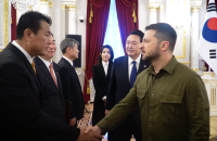 Зеленський зустрівся із президентом Південної Кореї Юн Сок Йолем