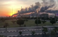 Саудівська Аравія удвічі скоротила видобуток нафти через атаки дронів на нафтові заводи