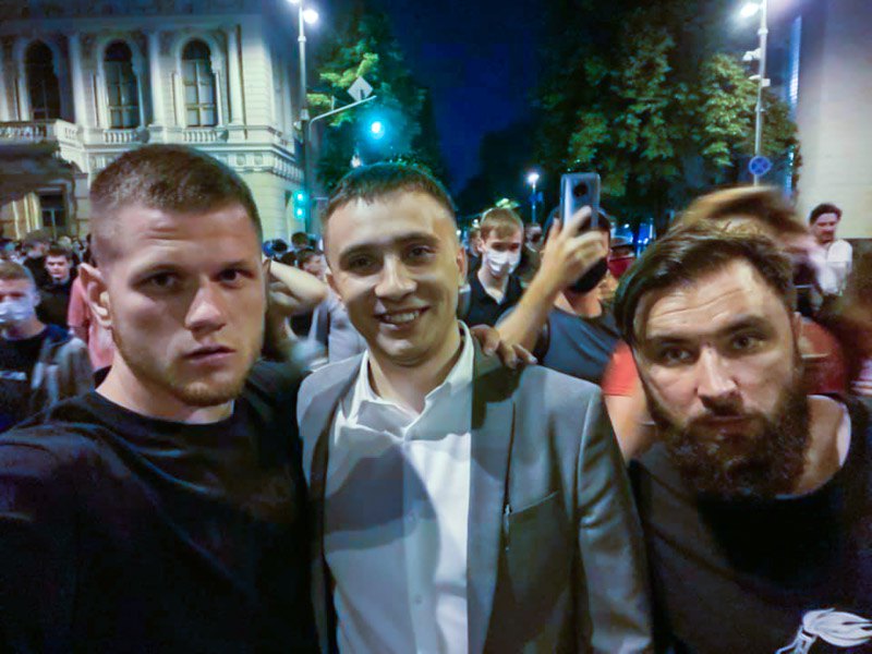 Сергій Філімонов з Сергієм Стерненком та Миколою Виговським біля ОПУ