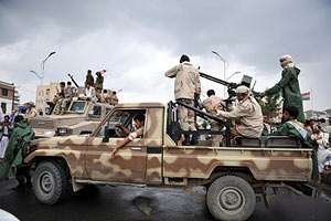 В Йемене лояльные свергнутому президенту войска захватили часть коммерческой столицы