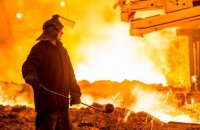 Виробництво чавуну і сталі в Україні скоротилося удвічі 