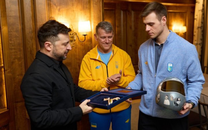 Президент України зустрівся з українським скелетоністом Владиславом Гераскевичем та нагородив його Орденом Свободи