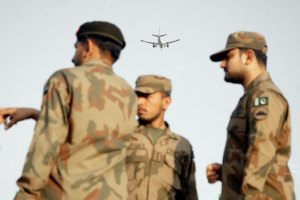 Пакистан проведе військову операцію проти Талібану, - міноборони США