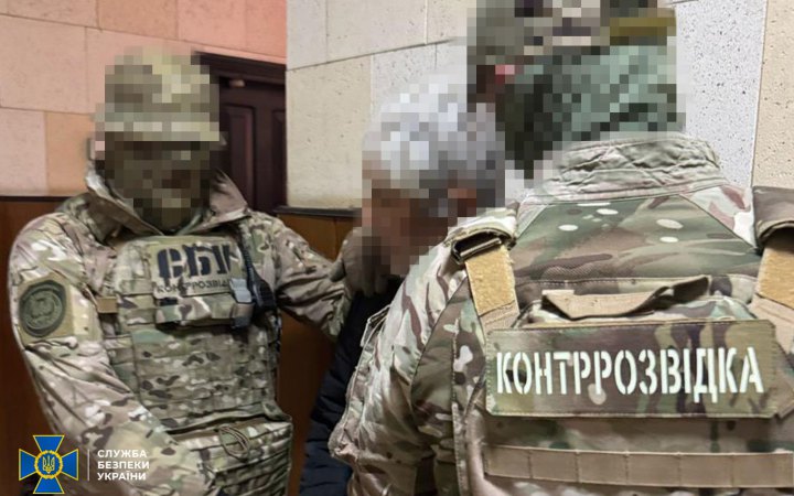 У Запоріжжі затримали 68-річного агента РФ, якому ворог дронами передавав вибухівку для терактів 