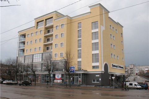 Из торгового центра в Бердичеве эвакуировали 350 человек из-за задымления