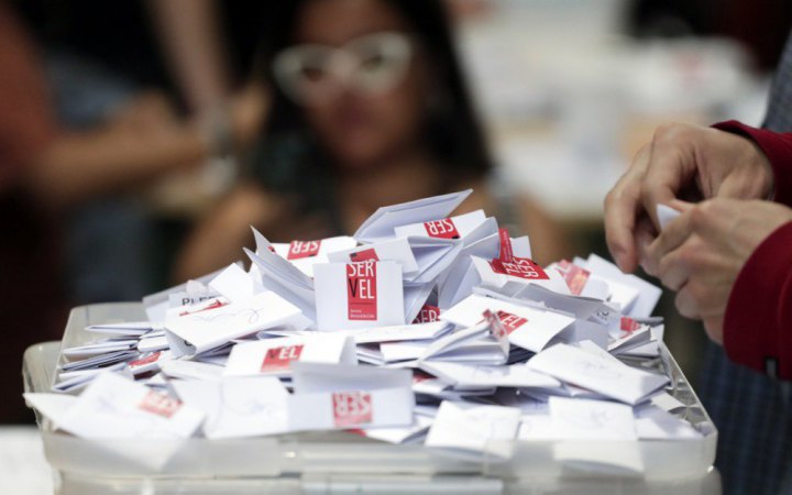 Чилійці на референдумі відхилили нову консервативну конституцію