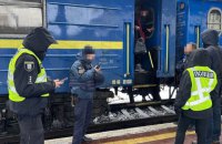 ​У Києві судитимуть сімох працівників Укрзалізниці, які заробляли на перепродажі квитків на міжнародні рейси