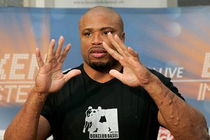 МакКлайн: "Вах зараз надриває свій зад, щоб стати абсолютним чемпіоном світу"
