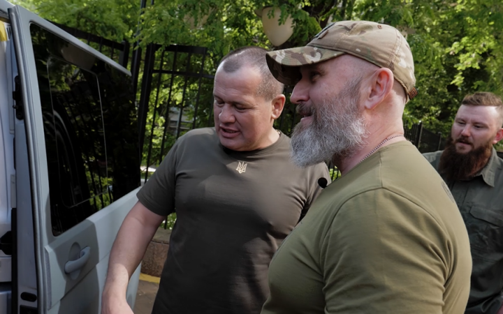 Розвідники групи “Гюрза” отримали чергову автівку для бойових завдань від волонтерів “Української команди”