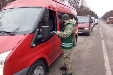 На границах Украины после зимних праздников образовались очереди на выезд